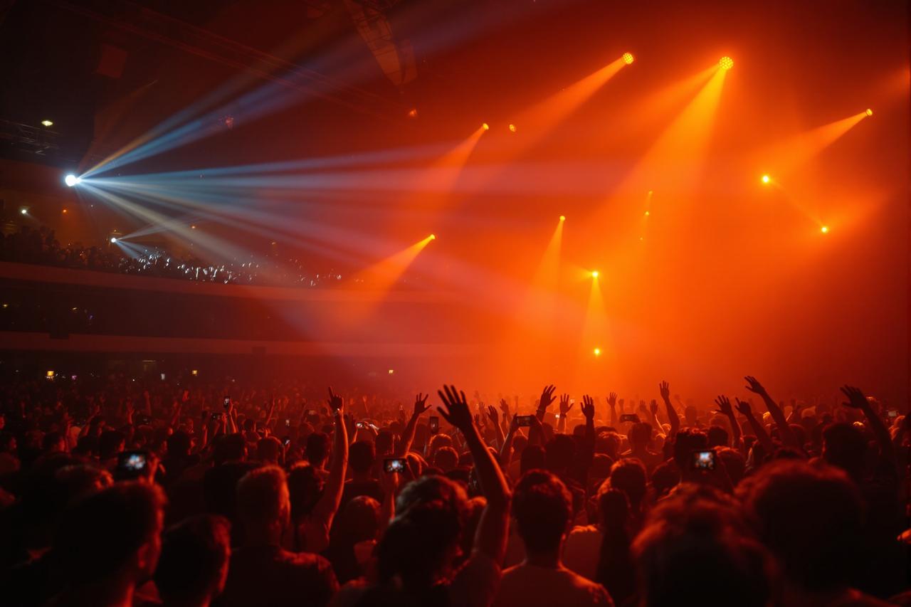 免费视频影迷见面会圆满举行，万名粉丝热情参与